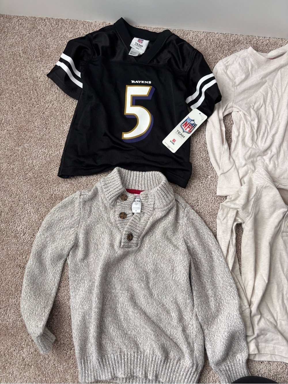 17-Piece Boys Size 4T Fall/Winter Bundle | Janie & Jack, Vineyard Vines, & More! - Picture 2 of 11